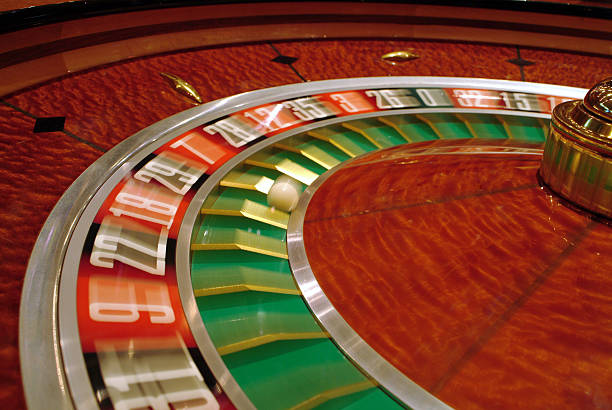 Domino QQ table layout and tile arrangement